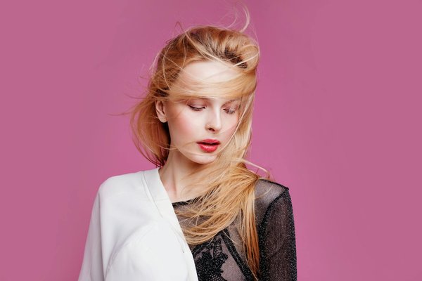 Cheveux bleus : secrets et conseils pour une couleur éclatante