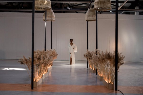 Astuce Ultime pour Dénicher des Blouses à Col Lavallière : Sublimez Votre Style Vintage et Chic !